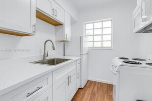 635 8th St in Miami Beach, FL - Building Photo