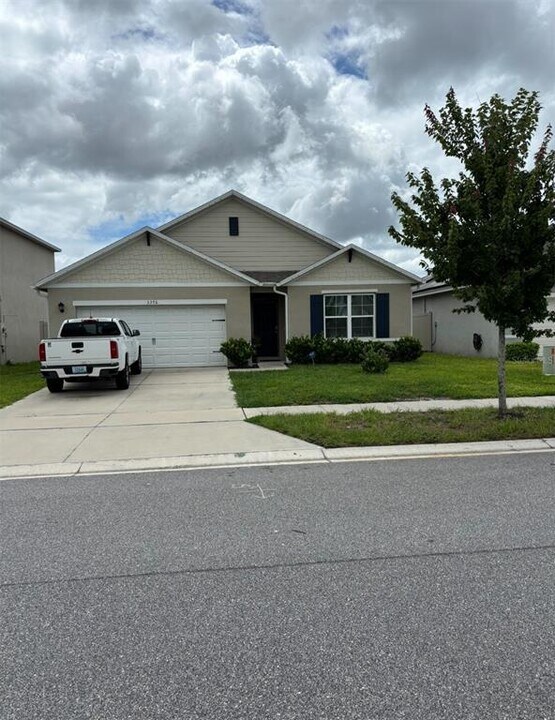 5376 Hickory Downs Wy in St. Cloud, FL - Building Photo