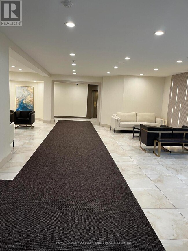 32 Clarissa Dr in Richmond Hill, ON - Building Photo - Building Photo