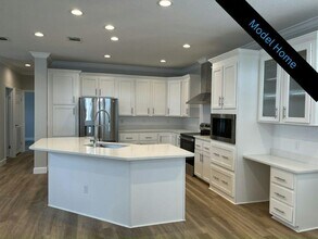 736 Pirates Rest Rd in North Fort Myers, FL - Building Photo - Building Photo