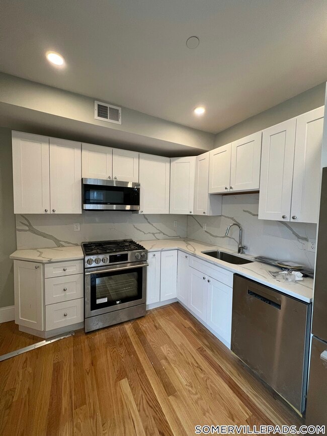 73 Pearl St in Somerville, MA - Building Photo - Building Photo