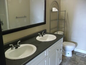 11826 Laity St in Maple Ridge, BC - Building Photo - Building Photo