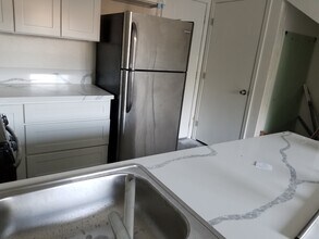 5912 Almendra Ct in Bakersfield, CA - Building Photo - Building Photo