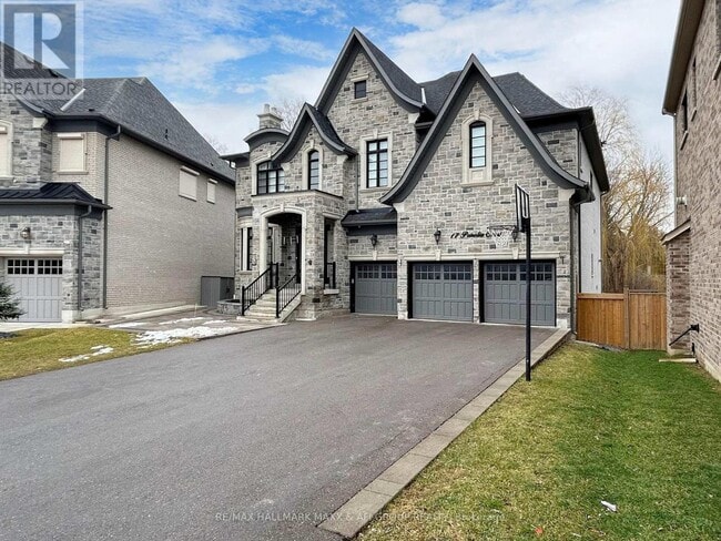 property at 17 Petrolia Ct