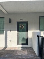 4745 NW 83rd Pky, Unit 4745 in Doral, FL - Building Photo