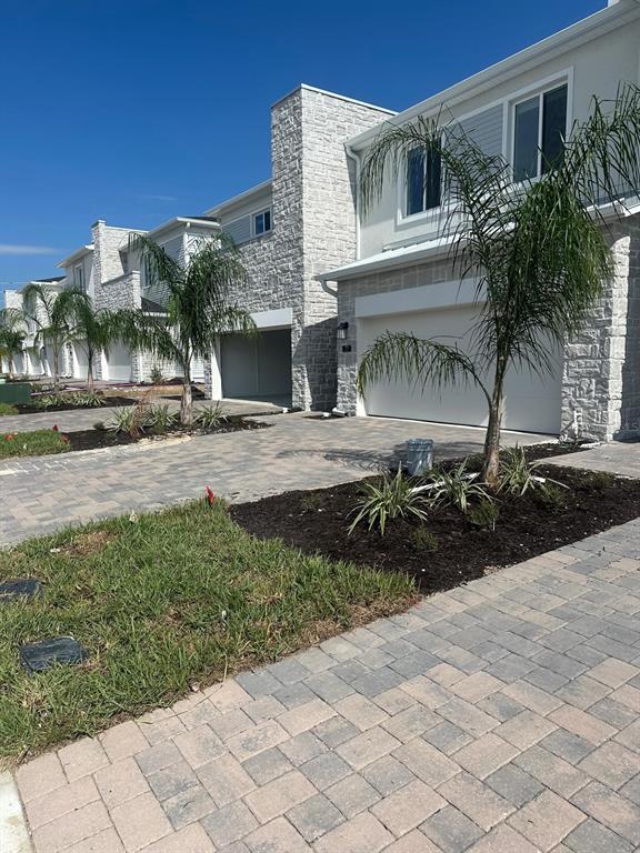 81 Nine Iron Dr in Four Corners, FL - Building Photo - Building Photo