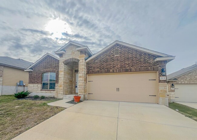 213 Midas Ln in Jarrell, TX - Building Photo - Building Photo