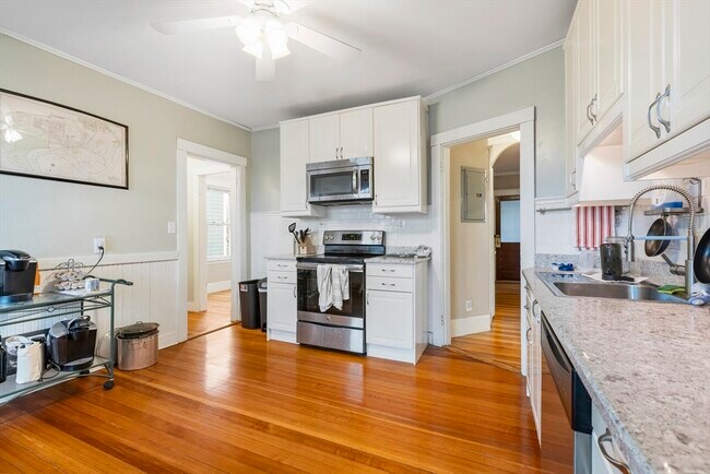 property at 8 Hallet St