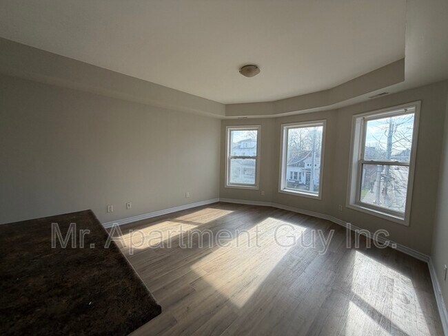 128 Wellington St S in Hamilton, ON - Building Photo - Building Photo