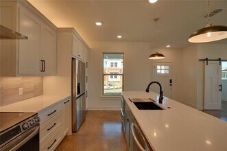 211 Wood Ct in Granbury, TX - Building Photo - Building Photo