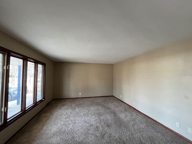 3824 Skyview Dr in Janesville, WI - Building Photo - Building Photo