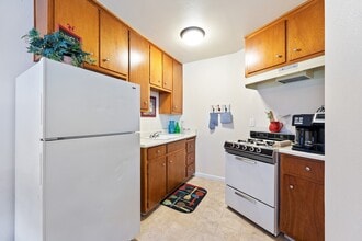 ReNew Arden in Sacramento, CA - Building Photo - Building Photo