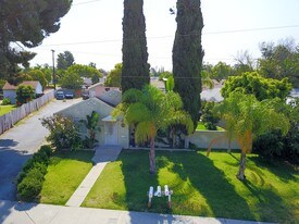 9995 Mills Ave in Montclair, CA - Building Photo