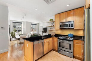 181 Essex St in Boston, MA - Building Photo