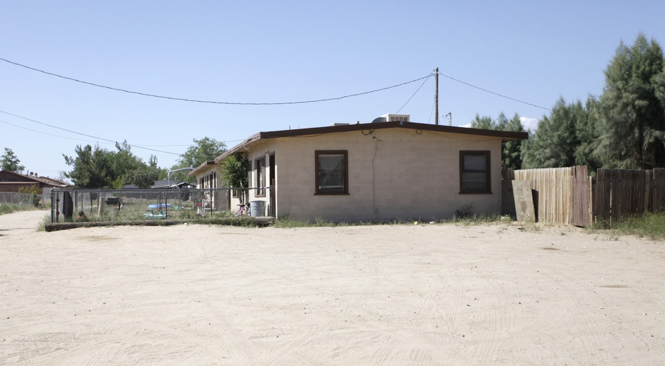 11389 Lee Ave in Adelanto, CA - Building Photo