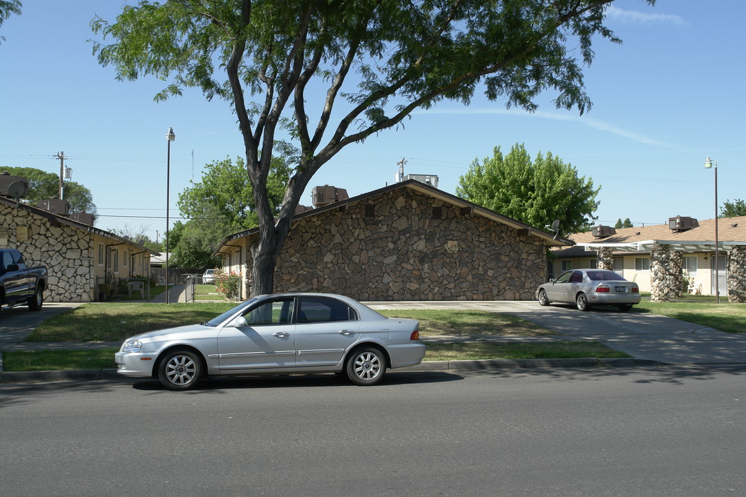 1120-1130 W 12th St in Merced, CA - Foto de edificio