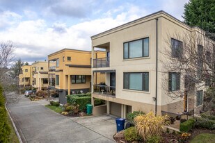 Kirkland Gardens Apartments in Kirkland, WA - Building Photo
