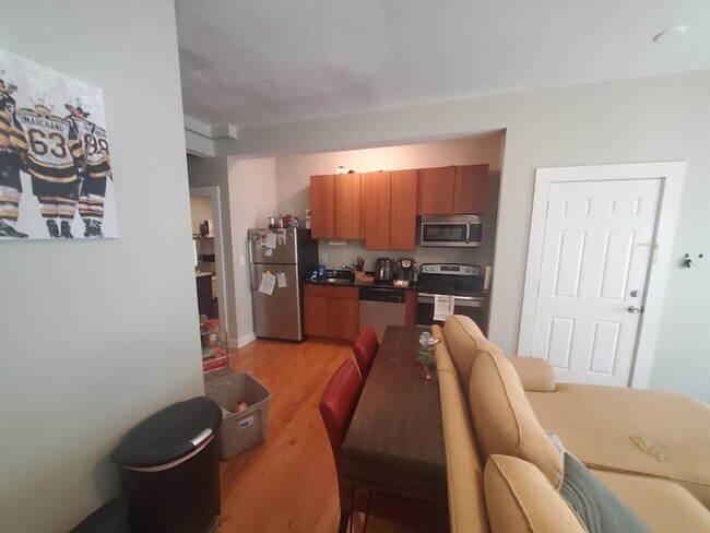41 Washburn St, Unit 1 in Boston, MA - Building Photo - Building Photo