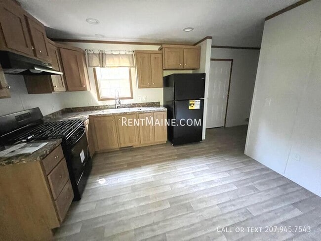 148 Penney Ln in Bradley, ME - Building Photo - Building Photo