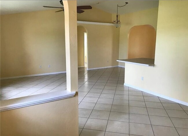 1816 SW 38th Terrace in Cape Coral, FL - Building Photo - Building Photo