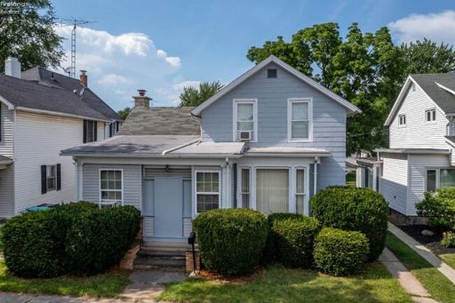 property at 914 Croghan St