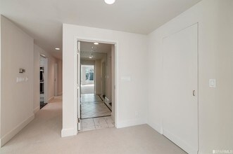 1150 Sacramento St-Unit -302 in San Francisco, CA - Building Photo - Building Photo