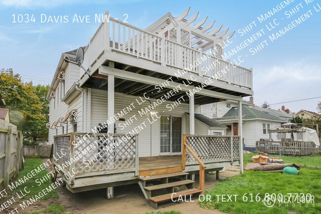 1034 Davis Ave NW in Grand Rapids, MI - Building Photo - Building Photo