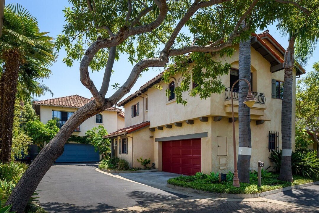 000 Calle Esperanza in Santa Barbara, CA - Building Photo