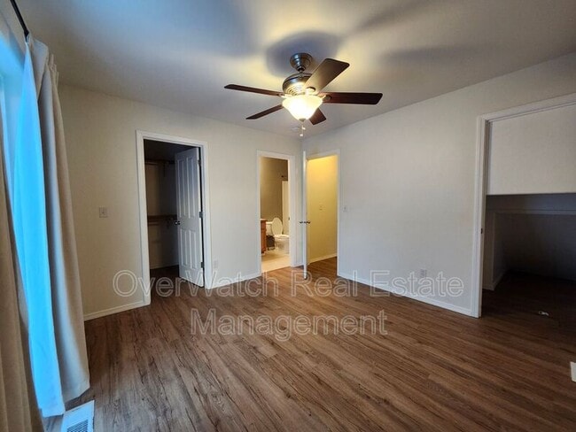 2645 Meadow Lark Way in Anchorage, AK - Building Photo - Building Photo