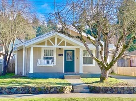 2323 Agate St in Eugene, OR - Building Photo