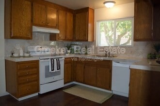 1132 Adobe Pl in Pittsburg, CA - Building Photo - Building Photo