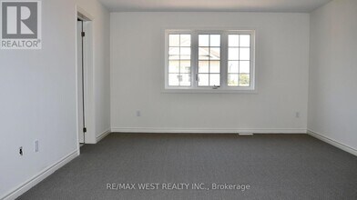 246 Mckenzie Dr in Clearview, ON - Building Photo - Building Photo