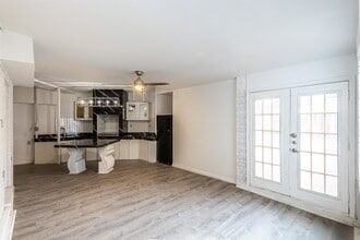 1420 Corpus Christi St in Laredo, TX - Building Photo - Building Photo