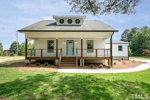 1009 Ferson Rd in Apex, NC - Building Photo