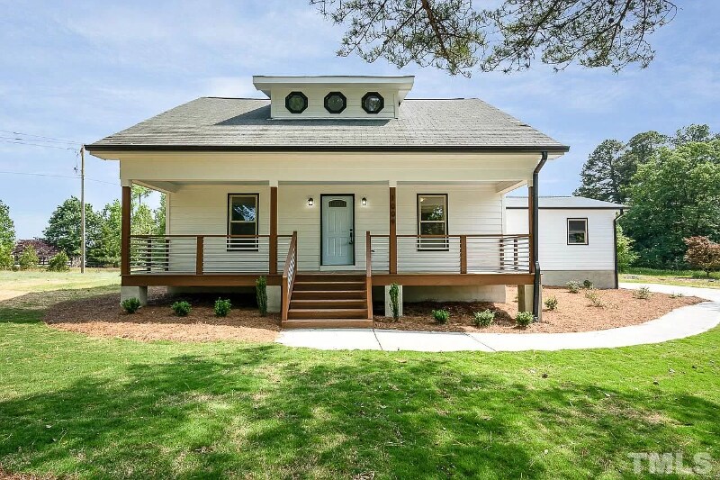 1009 Ferson Rd in Apex, NC - Building Photo