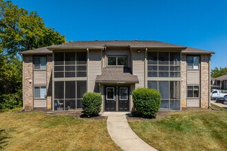 Creek Bay in Indianapolis, IN - Foto de edificio - Building Photo