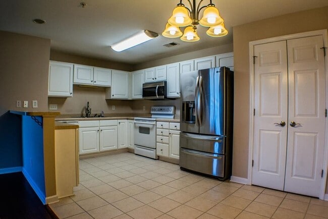 6981 Hanesbrook Cir in Clemmons, NC - Building Photo - Building Photo