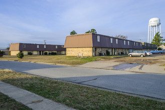 Outback Apartments in Commerce, TX - Building Photo - Building Photo