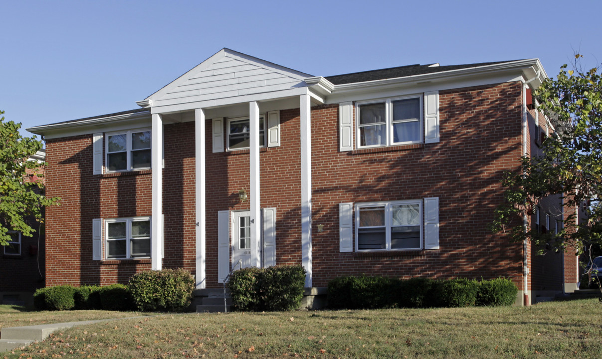 Deer Park Apartments in Cincinnati, OH - Building Photo