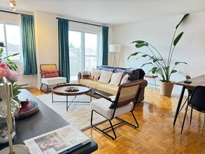 4270 Des Sources Boul in Dollard-des-Ormeaux, QC - Building Photo - Building Photo
