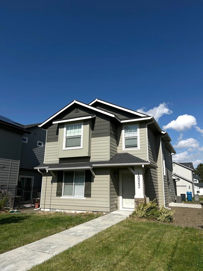 10042 W Smoke Ranch Dr