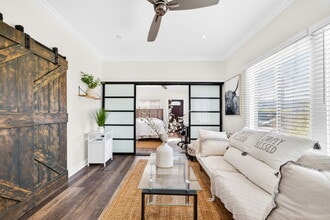 5919 Lexington Ave in Los Angeles, CA - Building Photo - Building Photo