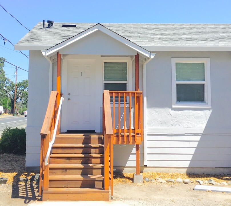 4550 Lakeshore Blvd in Lakeport, CA - Building Photo