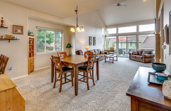 10664 Village Loop in Redmond, OR - Building Photo - Building Photo