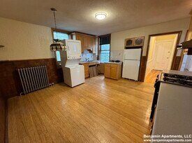 234 Cypress St, Unit 1 in Brookline, MA - Building Photo