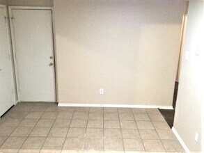 1809 Rybovich Ln in Mansfield, TX - Foto de edificio - Building Photo