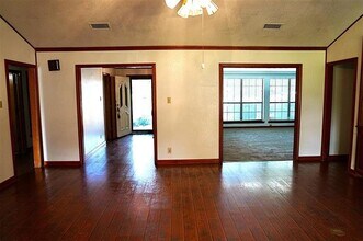 405 S Denton Ave in Justin, TX - Building Photo - Building Photo