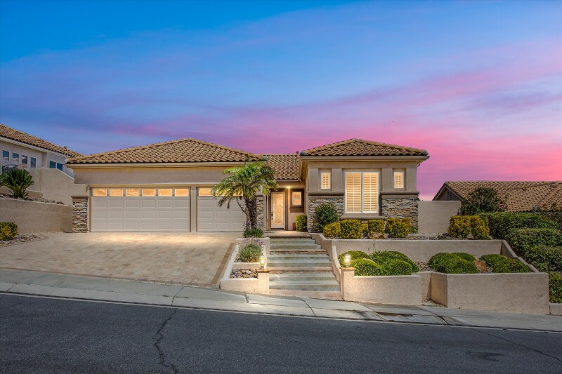 2141 Birdie Dr in Banning, CA - Foto de edificio