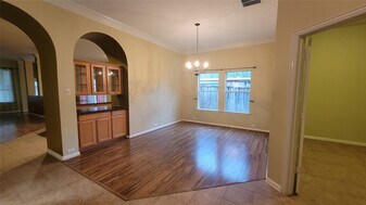 16006 Wilmington Park Ln in Houston, TX - Building Photo