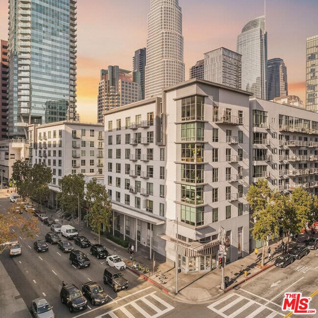 property at 645 W 9th St